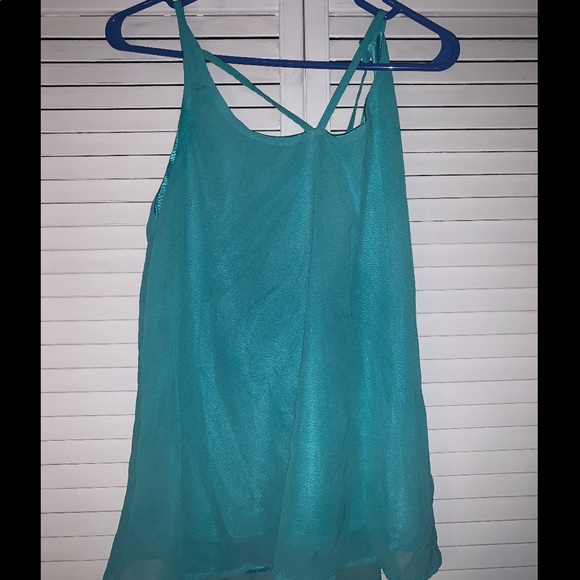 Tops - Picture 6 of 8